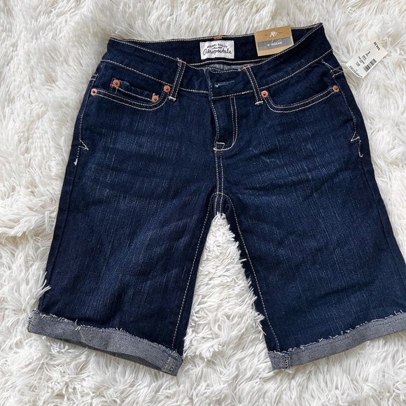 Aeropostale Bermuda shorts size 0 NWT - Picture 1 of 10